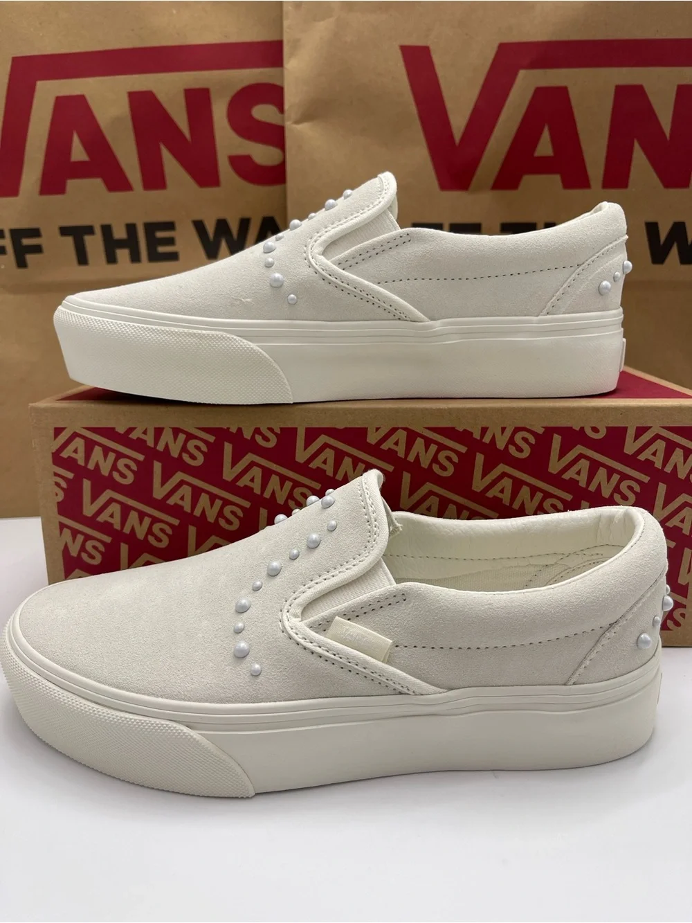 Vans Women's Classic Slip-On Platform Sneakers  Pearls Marshmallow VN000EA9CCZ